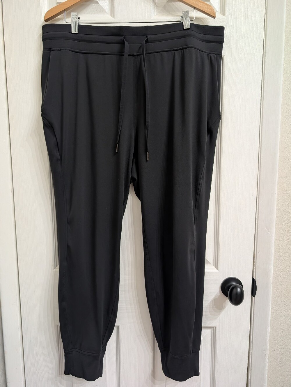 Lululemon Women's 18 High-Rise 27" Jogger Pants | Full Length Black Pockets